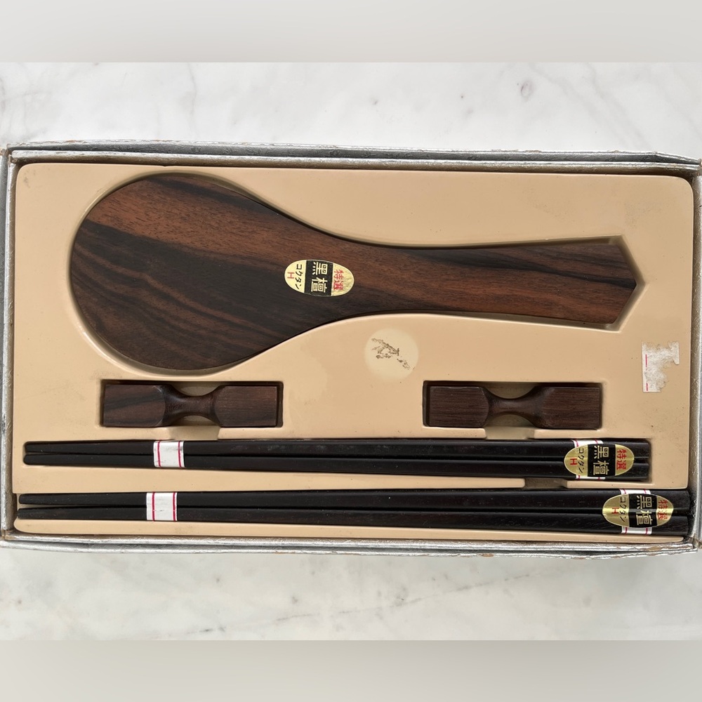 Vintage Japanese Wooden Chopsticks Set With Rice Paddle & Rests Boxed New NOS